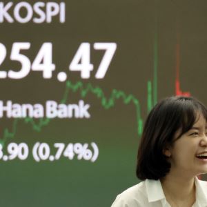 3200선 고공비행 중인 코스피…외인, 석 달 연속 ‘바이 코리아’