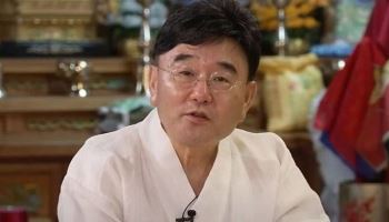 "면세 사업인 줄"… 무속인 정호근, 5년간 신당 수입 미신고