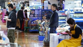 “고수온에 가격 치솟아”…밥상 ‘국민 횟감’의 위기