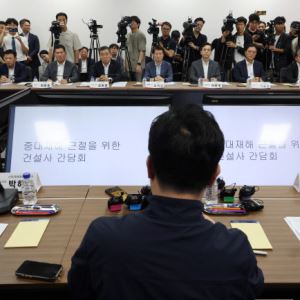 노동장관, 20대 건설사 CEO 소집해 "사망사고 진짜 원인 규명해야"