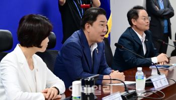 [포토]발언하는 김병기 더불어민주당 원내대표