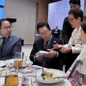 “美 공항서 체포된 한국인 도와달라”…李대통령에 편지