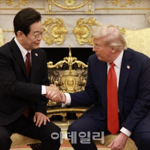 한미 관세 합의, 명문화는 ‘진행 중’…대통령실 “협의 계속”