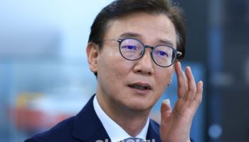 "우리 해운사 키우자…HMM, 무조건 ‘매각’보다 이익 공유 고민”