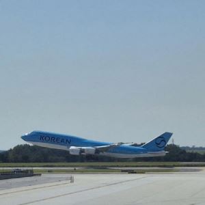 LG엔솔 등 석방 근로자들 태운 전세기 오후 3시반 韓 도착