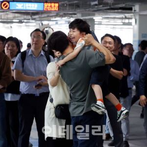 '구금사태 한숨 돌렸지만'...다시 시험대 오른 李대통령