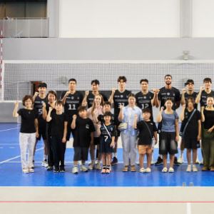 현대캐피탈, 배구단 훈련장에 다문화 가족 초청