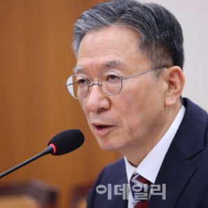 정성호 법무장관 "이민정책은 국가전략…해외 AI 인재 적극 유치"
