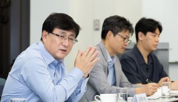 환경장관, 기후·에너지단체와 만나 재생에너지 확대 논의