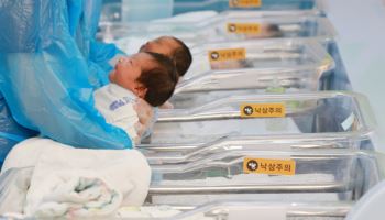 최근 출산율 반등, 진짜 이유 찾는다…저고위 연구용역 착수