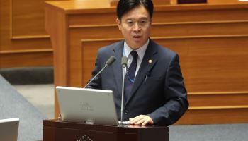 노동장관 "기금형 퇴직연금, 공적기관이 맡아야"