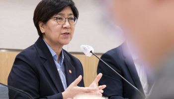 정은경 장관 “2000명 증원 보완必…군복무기간 단축 협의”