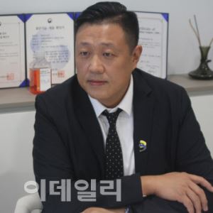 [단독]엑셀세라퓨틱스 파트너 블루메이지 부사장 "韓 배지기술 탁월...수백억 매출 낼것"