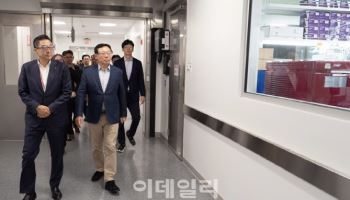 롯데 신동빈, 추석 연휴 중 미국 바이오 생산시설 직접 점검