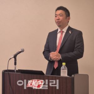 라쿠텐메디컬 사장 “빛으로 항암…암 치료의 다섯 번째 축 만들겠다”