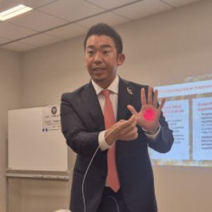 “암 수술보다 빠르고 안전”…라쿠텐메디컬, 빛+항체로 암 정복 도전