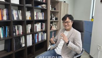 “6개월 걸리던 신약 검증, 3주면 끝”…지니너스 ‘인텔리메드’, 단발 계약서 후속 논의로