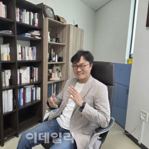 “6개월 걸리던 신약 검증, 3주면 끝”…지니너스 ‘인텔리메드’, 단발 계약서 후속 논의로