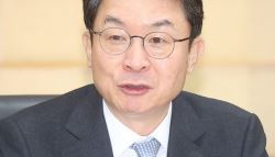 이억원 "모험자본 공급 지체되지 않게 종투사 지정 신속 추진"