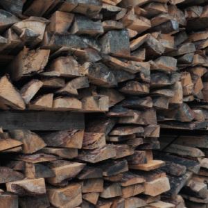 산불 피해목, APEC 정상회의 가구로 재탄생…동화기업 “친환경 순환 실현”