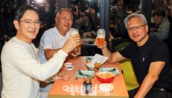 총수세트 나오나?…젠슨 황 효과에 노 저을 줄 알았더니	