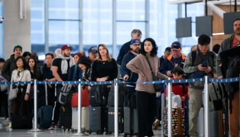 셧다운 장기화에…美 40개 공항서 항공편 운항 10% 감축