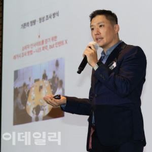 "AI 경쟁력은 '툴' 아니다…고객 읽는 조직이 이긴다"
