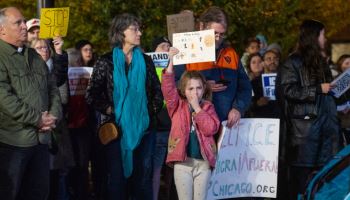 무장 美이민단속 요원, 이번엔 유치원으로…아이들 앞에서 교사 체포