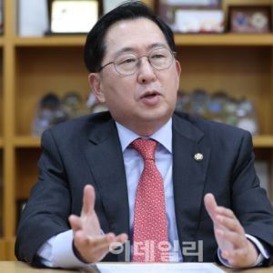 "원잠 전력화까지 15년+α"…유용원 "국내 건조로 美 설득해야"