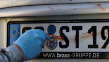 독일 주택가에 나치 십자가..분석하니 "사람 피"