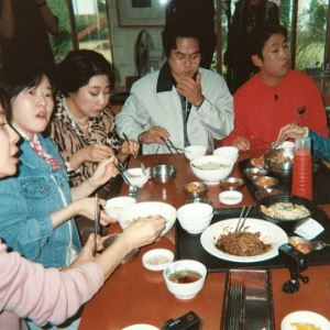 혜리는 있고, 류준열은 없고…'응팔' 10주년 MT 사진 공개