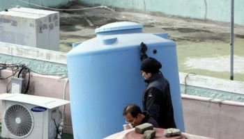 "남편 물탱크에 빠졌다" 신고…벽돌 묶인 50대 숨진 채 발견