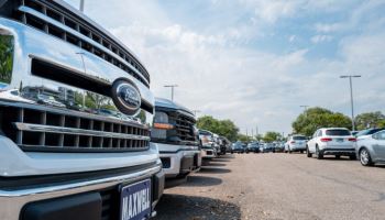 "장거리 뛸 때 전기트럭 누가 타요?"…'픽업트럭의 왕' 마저 '백기'