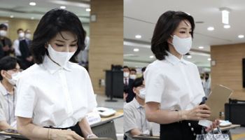 "디올 무더기 확보" 김건희 자택서 의류·팔찌 등 27개 압수