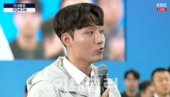 李 만난 스타트업 “병원 데이터 확보 어려워” 규제 완화 호소