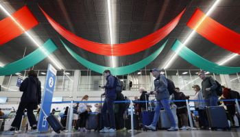 역대 최장 美셧다운에 항공편 700여편 취소…항공대란 우려