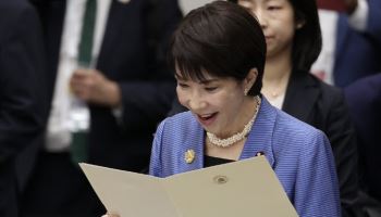 "월급 1000만원 깎겠다"던 日 총리…이번엔 '새벽 3시 출근'