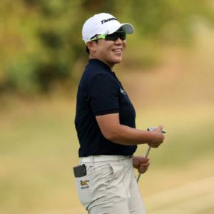 고군분투하던 신지애, 공동 6위로 뒷걸음질…윤이나는 첫 '톱10' 눈앞