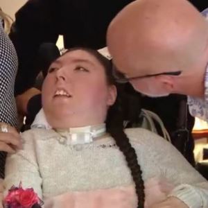 뇌 없이 태어나 '20번째' 생일...'기적'은 있나