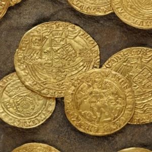 “땅만 팠는데 9억 벌었다”…집 정원서 발견한 ‘이것’