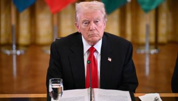 트럼프 "관세 패소 땐 돌려줘야 할 관세·투자금 2조달러 넘어"