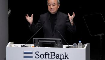 손정의 승부수…AI 투자 위해 엔비디아 지분 다 팔았다