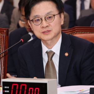 김정관 "한미 관세협상 팩트시트 마무리 단계…국회 비준 계획은 없어"