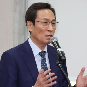 우상호 "'대장동 항소 포기' 대통령실 기획 아냐…원수 재산을 왜 보존?"