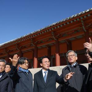 ‘종묘 앞 초고층’ 세운 재개발 논란…“정당한 개발”vs“난개발”