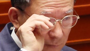 정성호 면전서 '사퇴' 외친 野…與, 반발 검사들 파면 추진