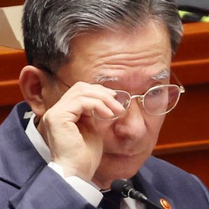 정성호 면전서 '사퇴' 외친 野…與, 반발 검사들 파면 추진