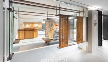 ‘한국의 미’ 신세계 보여줬다…신세계, 美·홍콩 디자인상 3관왕