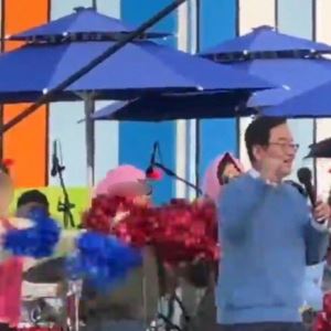 '노래자랑 참석' 출장서 낸 공무원들…구청장 '백댄서'로 참여