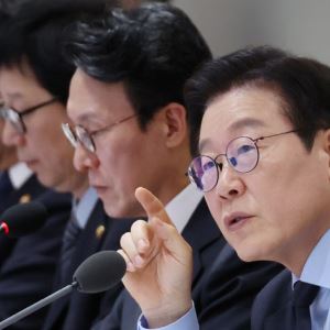 "75만 공무원 일어서야" vs "0.01%만 떨어"...'尹 걱정' 누가